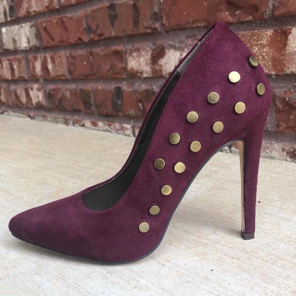 Michael Antonio Pointed Toe Suede Pumps